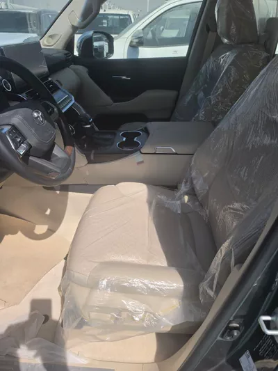 Toyota Land Cruiser LC300 VXR 4.0L 2026 | Grey Exterior-5