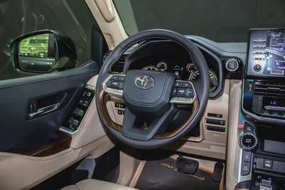 Toyota Land Cruiser GXR 2023 | GCC Specs | 0km l AlFuttaim Warranty-14