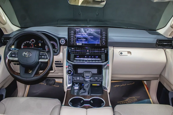 Toyota Land Cruiser GXR 2023 | GCC Specs | 0km l AlFuttaim Warranty