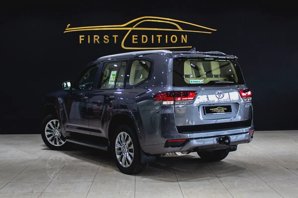 Toyota Land Cruiser GXR 2023 | GCC Specs | 0km l AlFuttaim Warranty