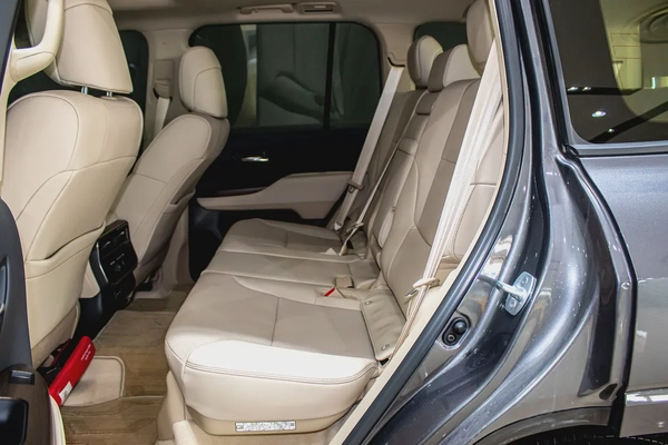 Toyota Land Cruiser GXR 2023 | GCC Specs | 0km l AlFuttaim Warranty