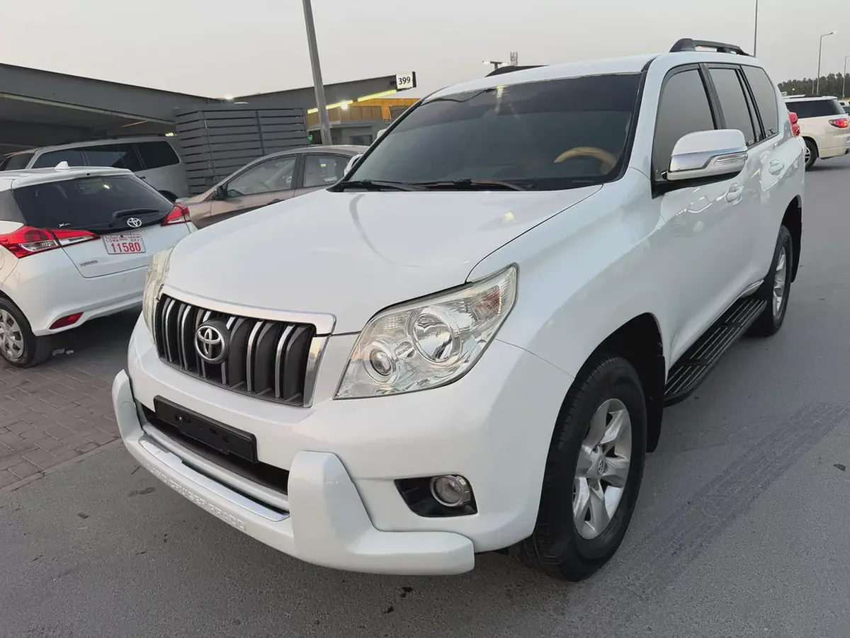 Toyota Prada 2013 white cooor GCc calen car-5-5