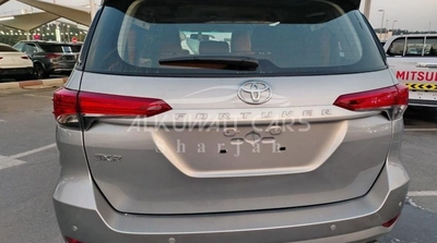 Toyota Fortuner EXR 2.7 v4 petrol 2023-4