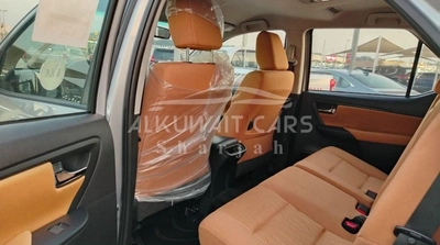 Toyota Fortuner EXR 2.7 v4 petrol 2023-6