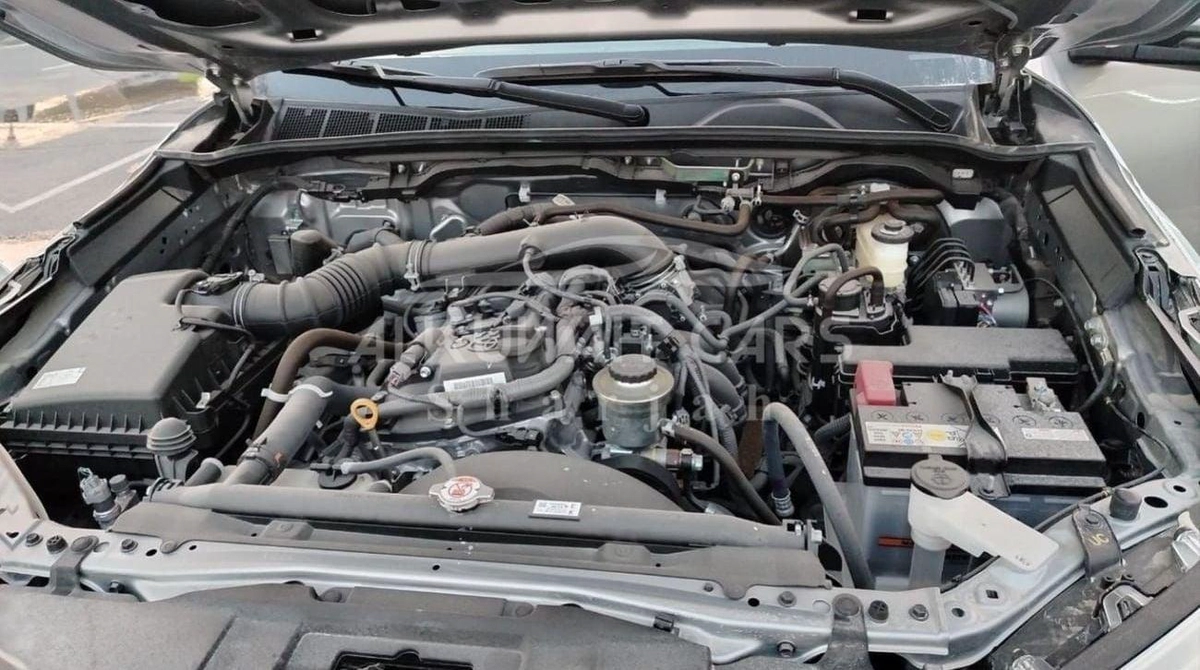 Toyota Fortuner EXR 2.7 v4 petrol 2023-14-0