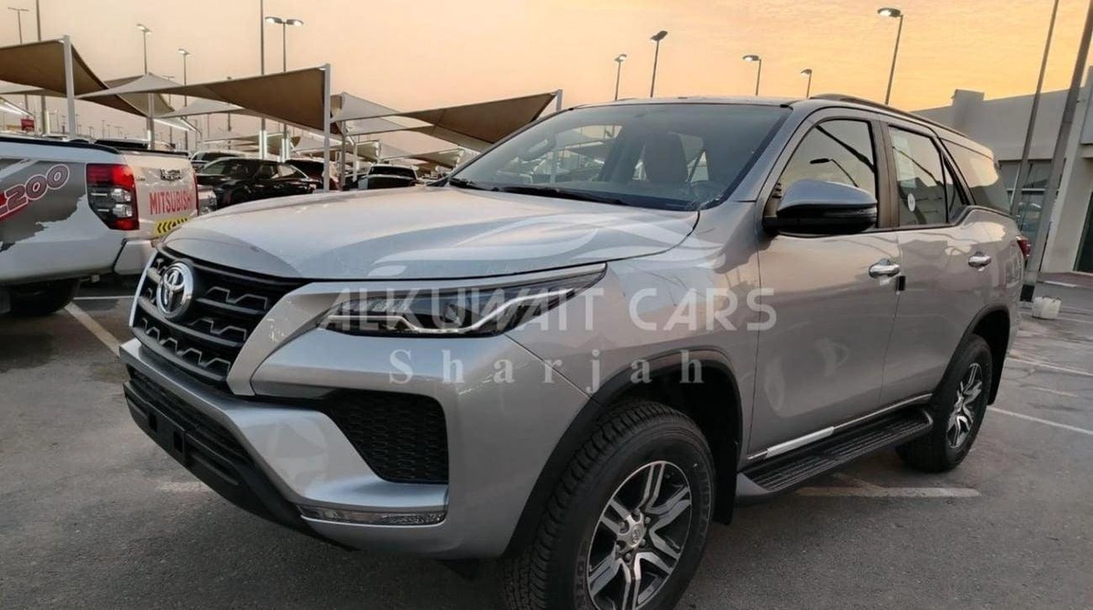 Toyota Fortuner EXR 2.7 v4 petrol 2023