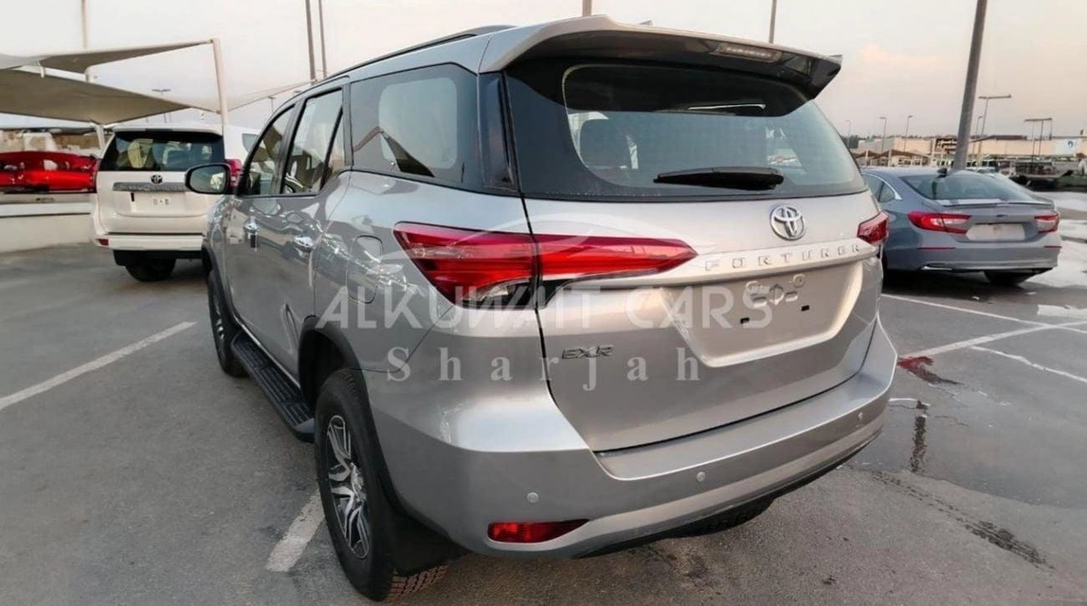 Toyota Fortuner EXR 2.7 v4 petrol 2023-2-0