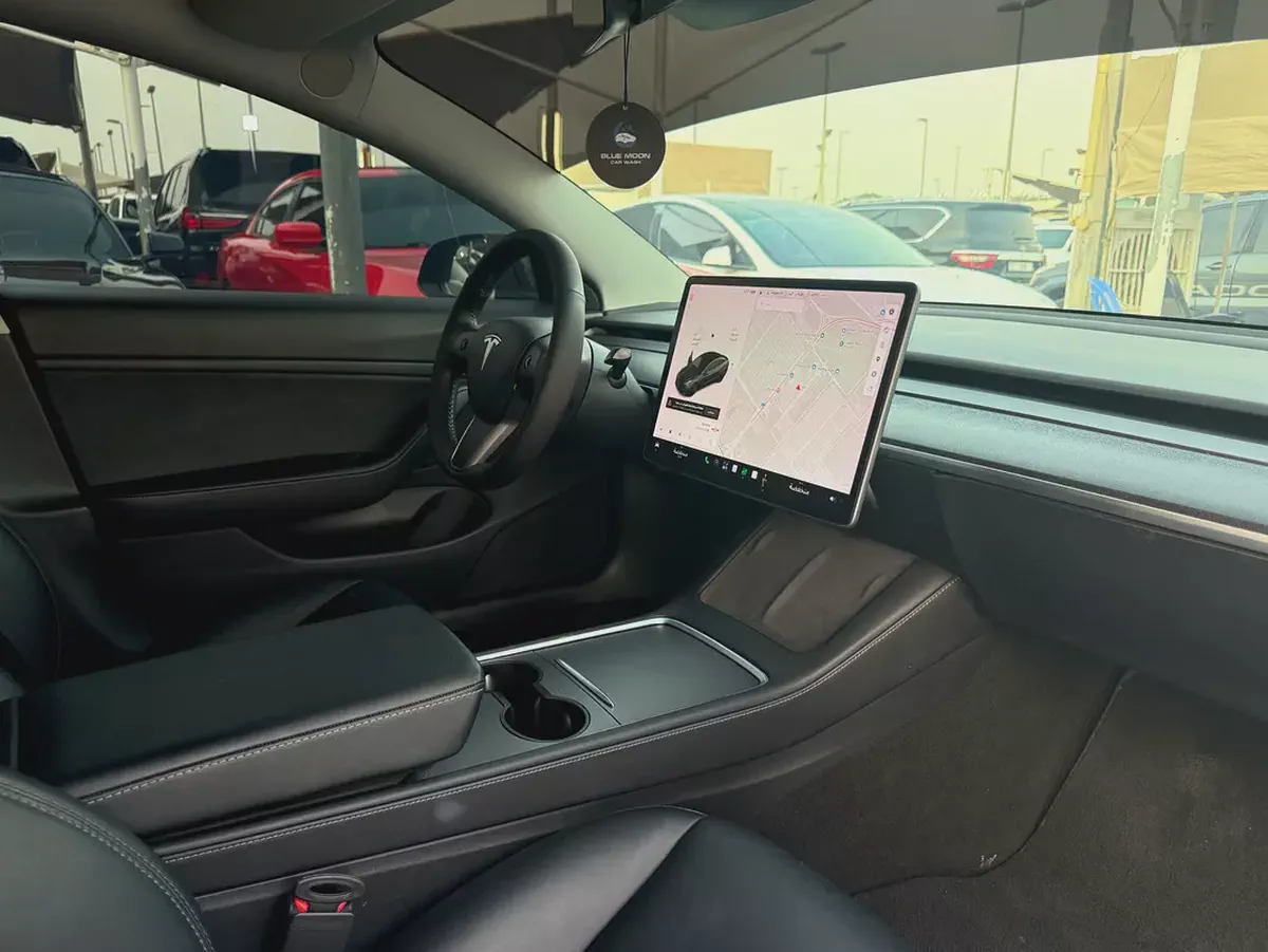 Tesla Model 3 Performance 2021 GCC Specs-7-7
