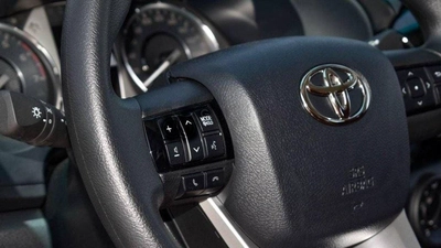 Toyota Hilux SGLX HILUX 2.7L AT PETROL 2024 MED OPTION-11