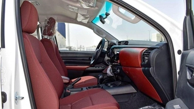 Toyota Hilux SGLX HILUX 2.7L AT PETROL 2024 MED OPTION-18