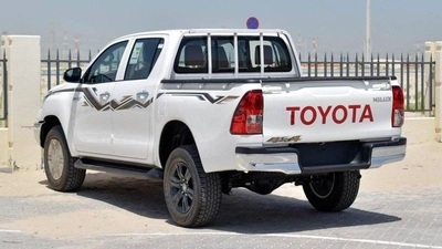 Toyota Hilux SGLX HILUX 2.7L AT PETROL 2024 MED OPTION-4
