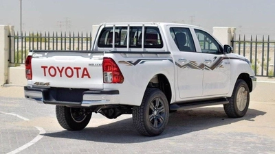 Toyota Hilux SGLX HILUX 2.7L AT PETROL 2024 MED OPTION-5