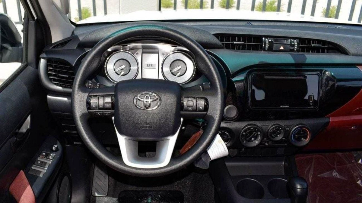 Toyota Hilux SGLX HILUX 2.7L AT PETROL 2024 MED OPTION-10-0
