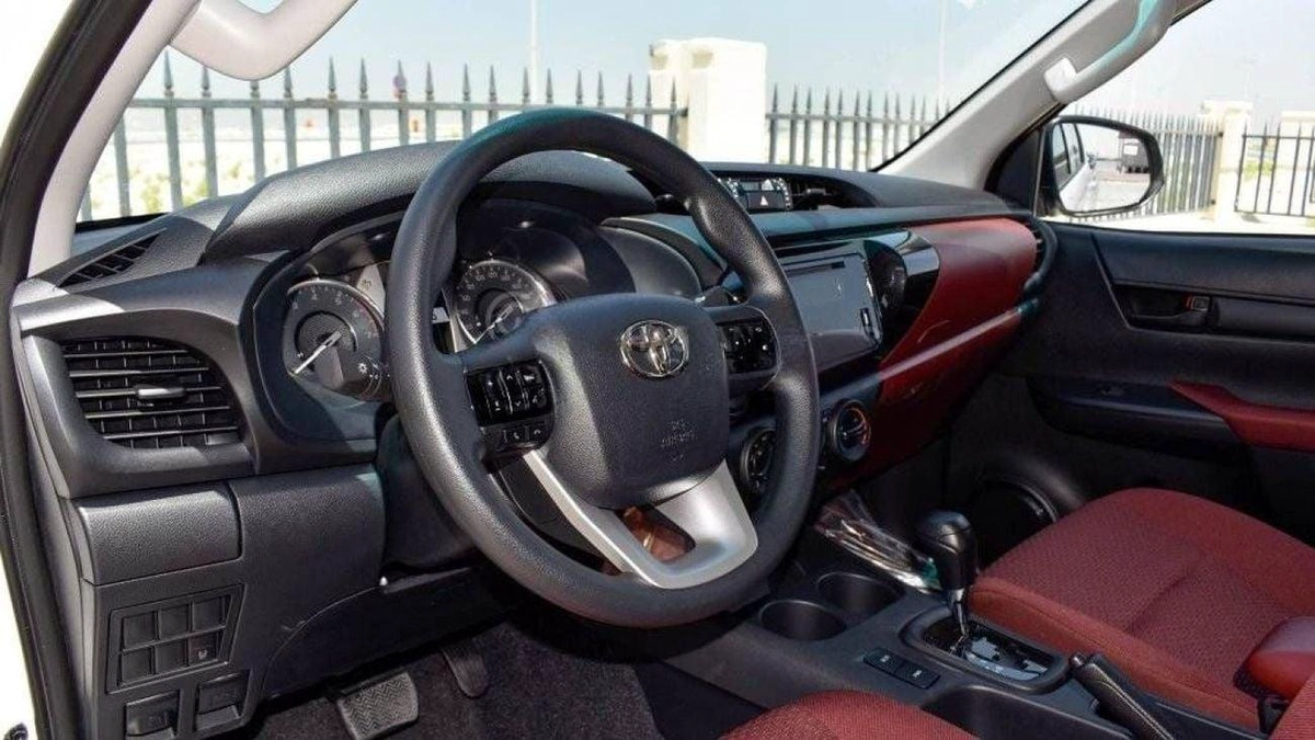 Toyota Hilux SGLX HILUX 2.7L AT PETROL 2024 MED OPTION-12-0