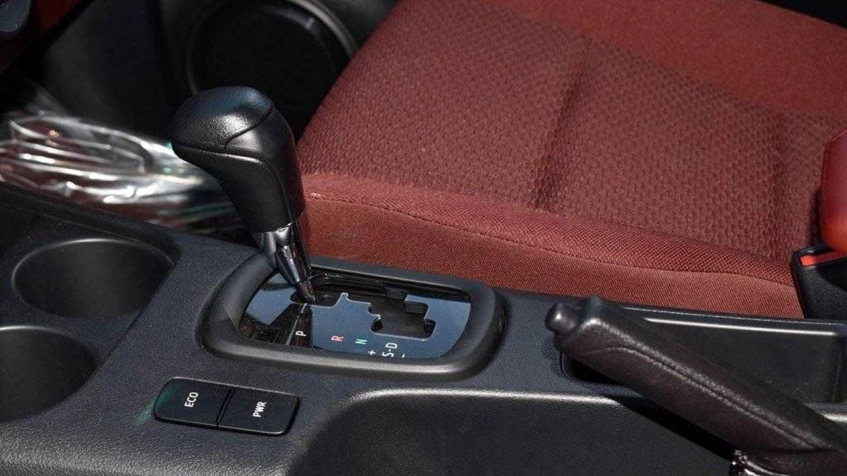 Toyota Hilux SGLX HILUX 2.7L AT PETROL 2024 MED OPTION-16-0