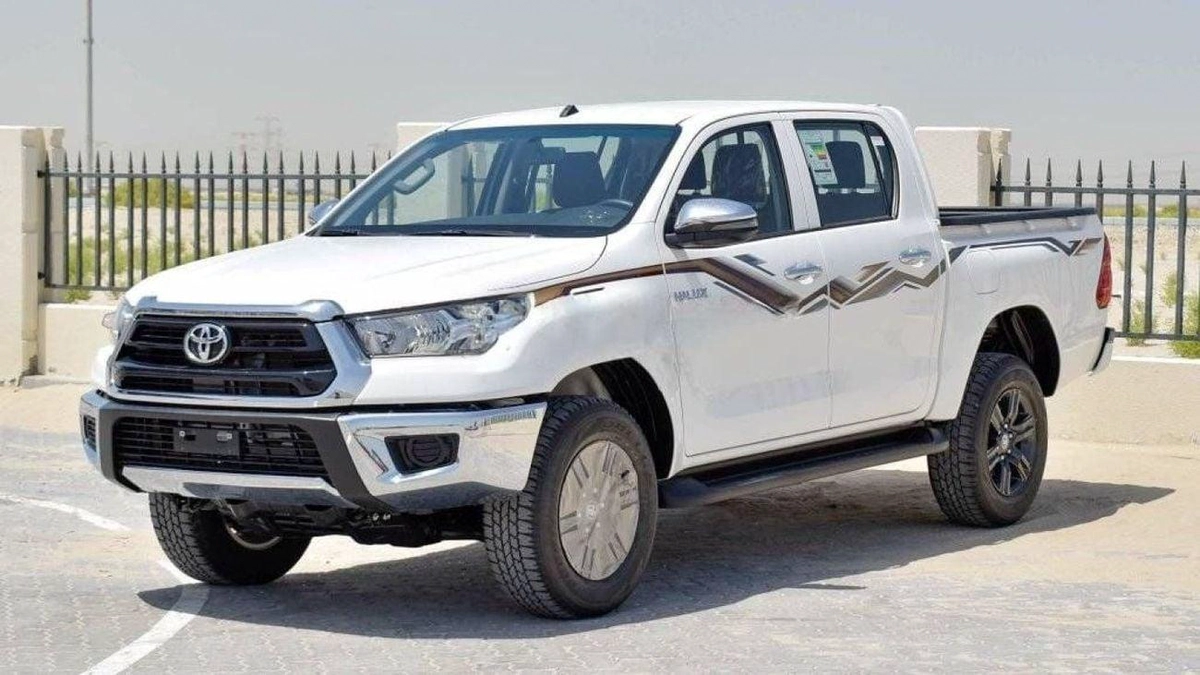 Toyota Hilux SGLX HILUX 2.7L AT PETROL 2024 MED OPTION