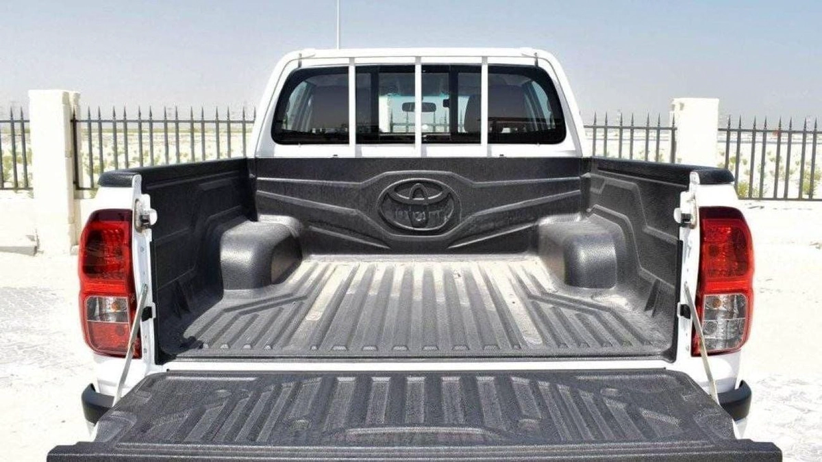 Toyota Hilux SGLX HILUX 2.7L AT PETROL 2024 MED OPTION-8-0