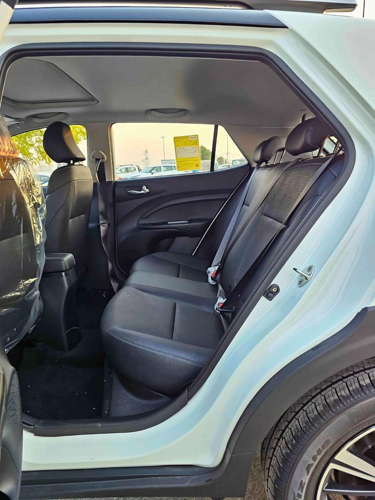 Kia KX1 DUAL TONE | 1.4L V4 PETROL | CVT WITH SUNROOF | PUSH START | DVD CAMERA | CODE # KX1FT-13-0