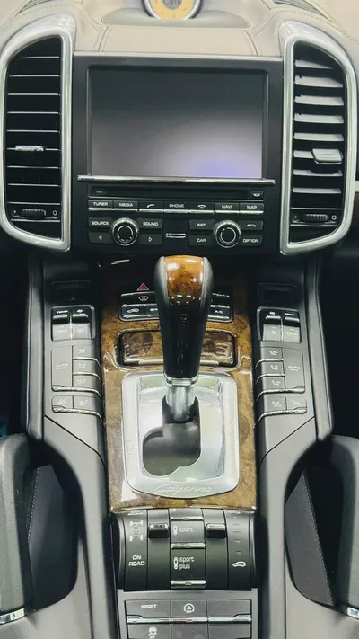 Porsche Cayenne S 2015 GCC Specs-15