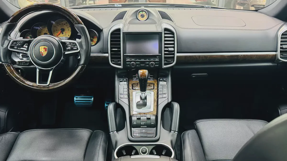Porsche Cayenne S 2015 GCC Specs-9-9