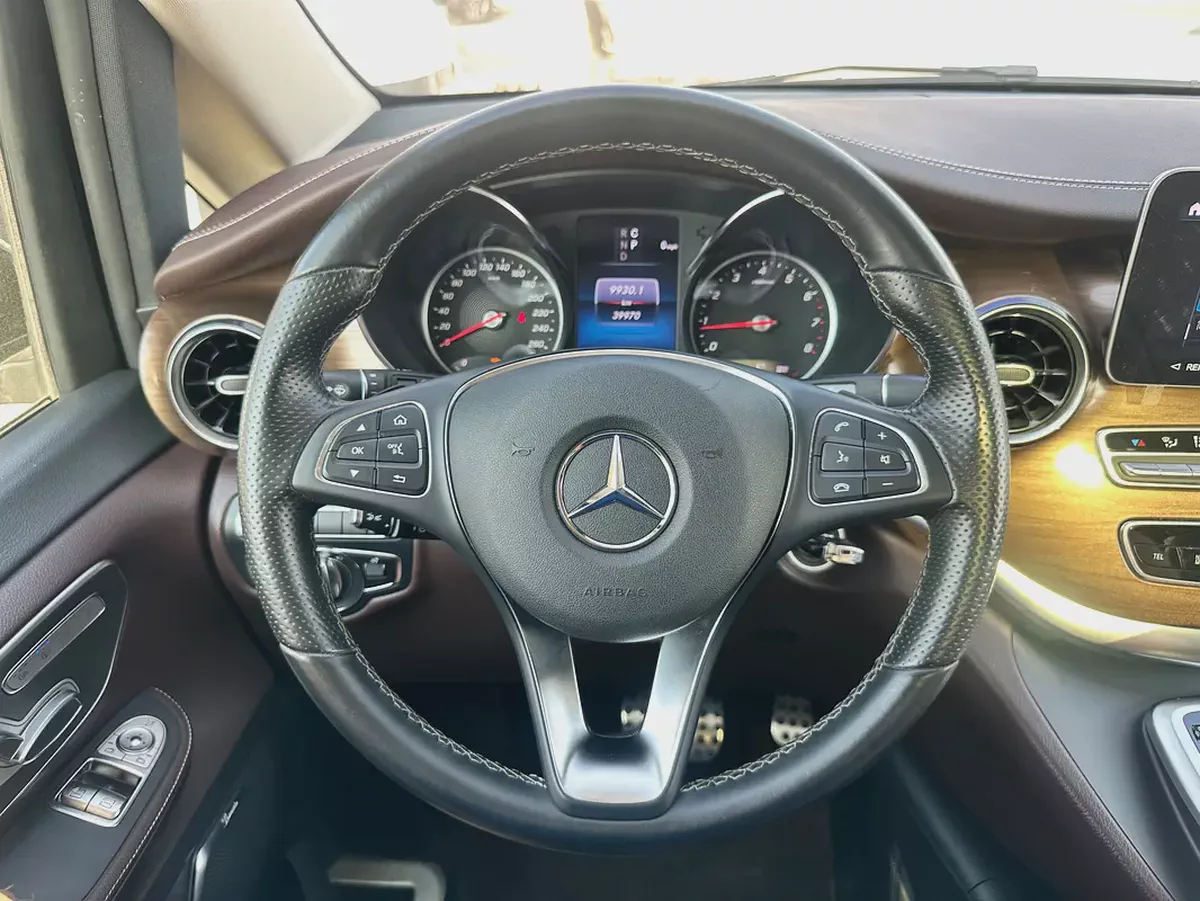 Mercedes V260-7-7