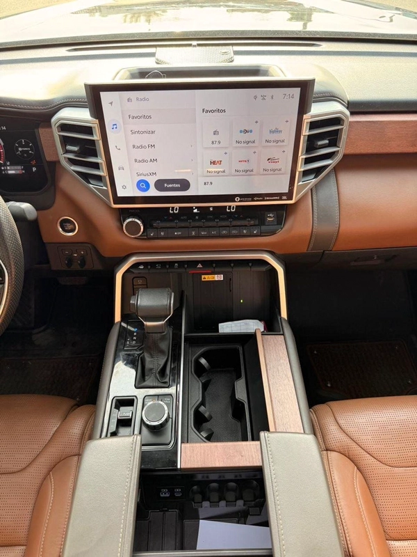 Toyota Tundra Platinum 1794 edition | panoramic, 360 camera full option