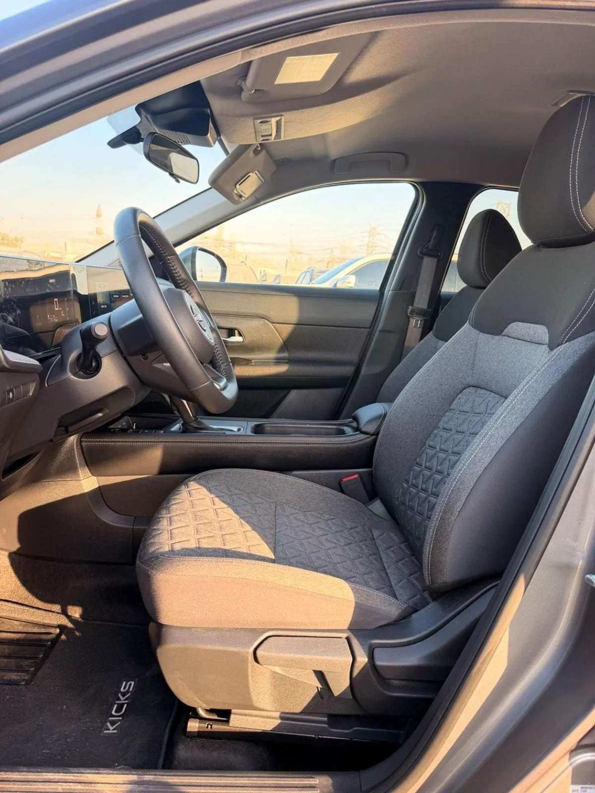 Nissan Kicks SV 2025-8-0