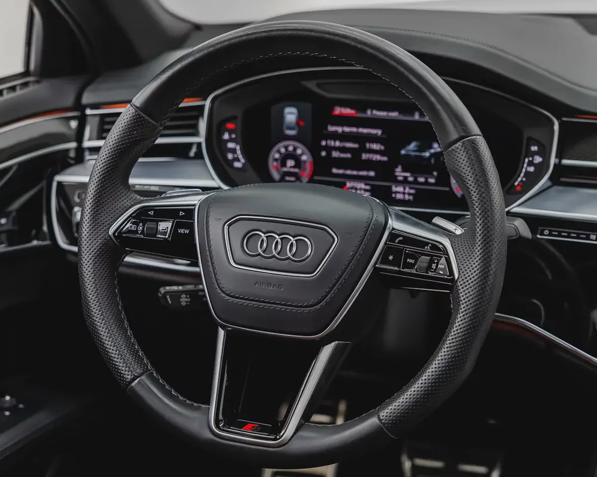 AUDI A8L 55 TFSI QUATTRO - 2023 - GCC - 35,000 km - UNDER WARRANTY AND SERVICE CONTRACT-10-10