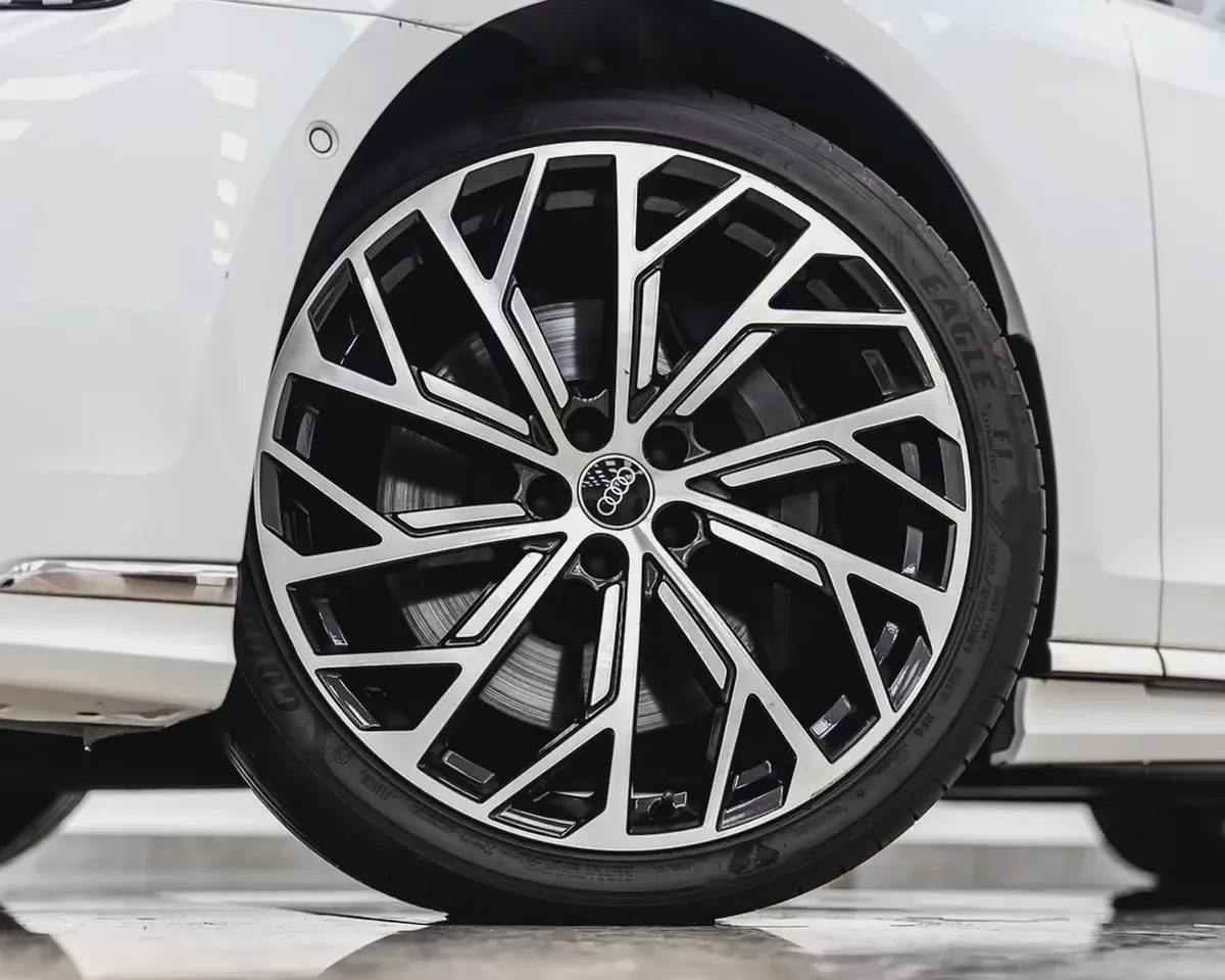 AUDI A8L 55 TFSI QUATTRO - 2023 - GCC - 35,000 km - UNDER WARRANTY AND SERVICE CONTRACT-19-19