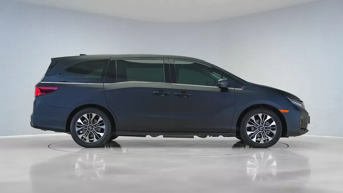 2025 | Honda Odyssey Touring | GCC Specs | Honda Warranty Feb 2030 & Service Feb 2027-2-2