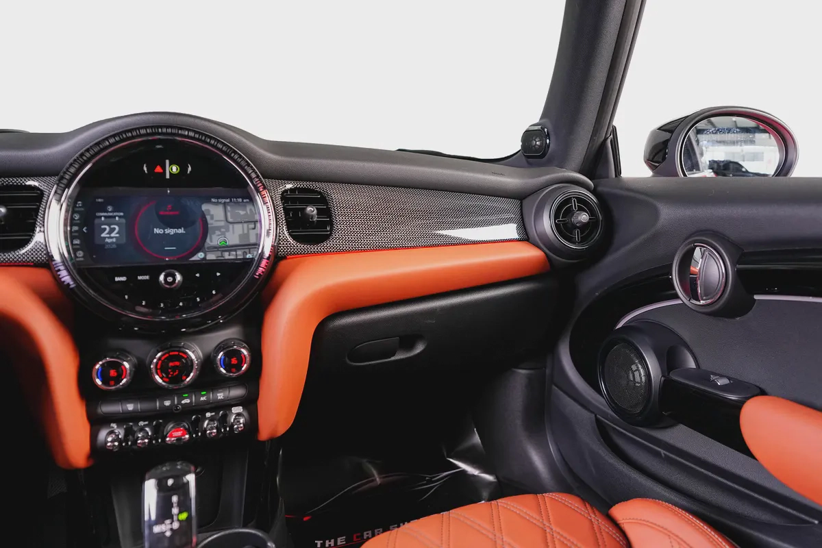 Mini Cooper S -GCC-Agency Warranty  Service valid till December 2027-10-10