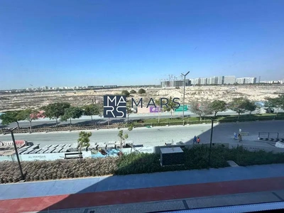 Elegant One-Bedroom Apartment with Stunning Views, No Balcony: Modern Design, Prime Location-0