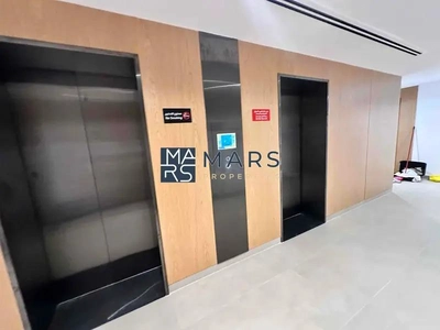 Elegant One-Bedroom Apartment with Stunning Views, No Balcony: Modern Design, Prime Location-8