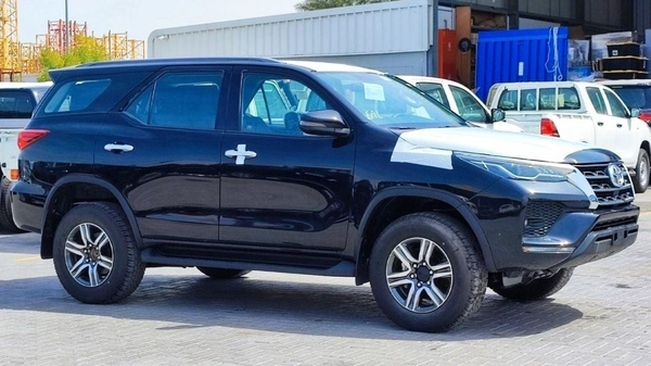 Toyota Fortuner Toyota Fortuner 2.4L Diesel  4x4 AT 2025