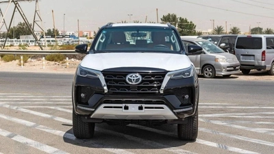Toyota Fortuner TOYOTA FORTUNER VX SR5 V6 CYLINDER, 4.0P, BLACK COLOR TAN INTERIOR, 4WD-17