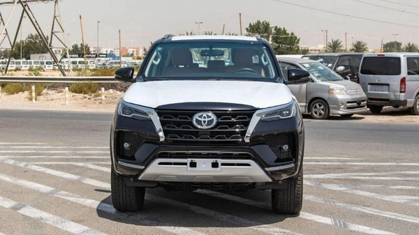 Toyota Fortuner TOYOTA FORTUNER VX SR5 V6 CYLINDER, 4.0P, BLACK COLOR TAN INTERIOR, 4WD