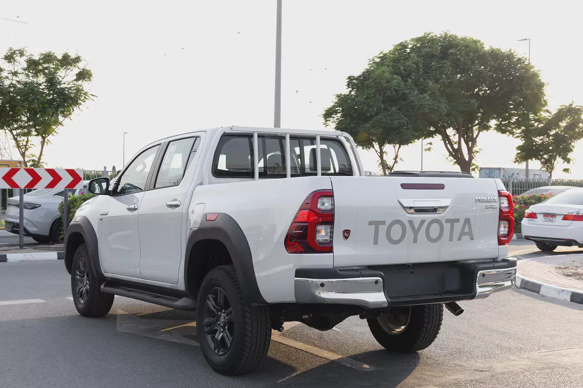 Toyota Hilux TRD SR5 | 2026 | GCC | V6 4.0L Pick-up | Petrol | 4WD | 4 Doors-5-5