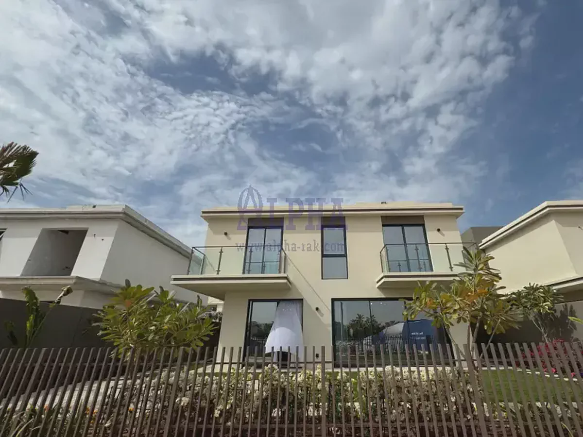 | Beach Front| 5 Bedroom with Private beach Access