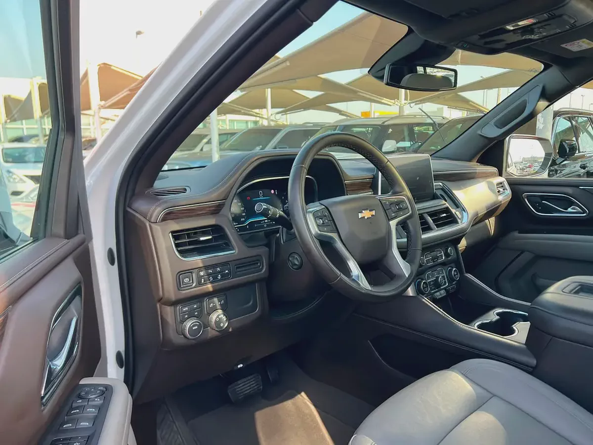 2023 Chevrolet Suburban LT | 360 Camera | GCC | V8, 5.3 | Under warranty, Ref#1071-8-8