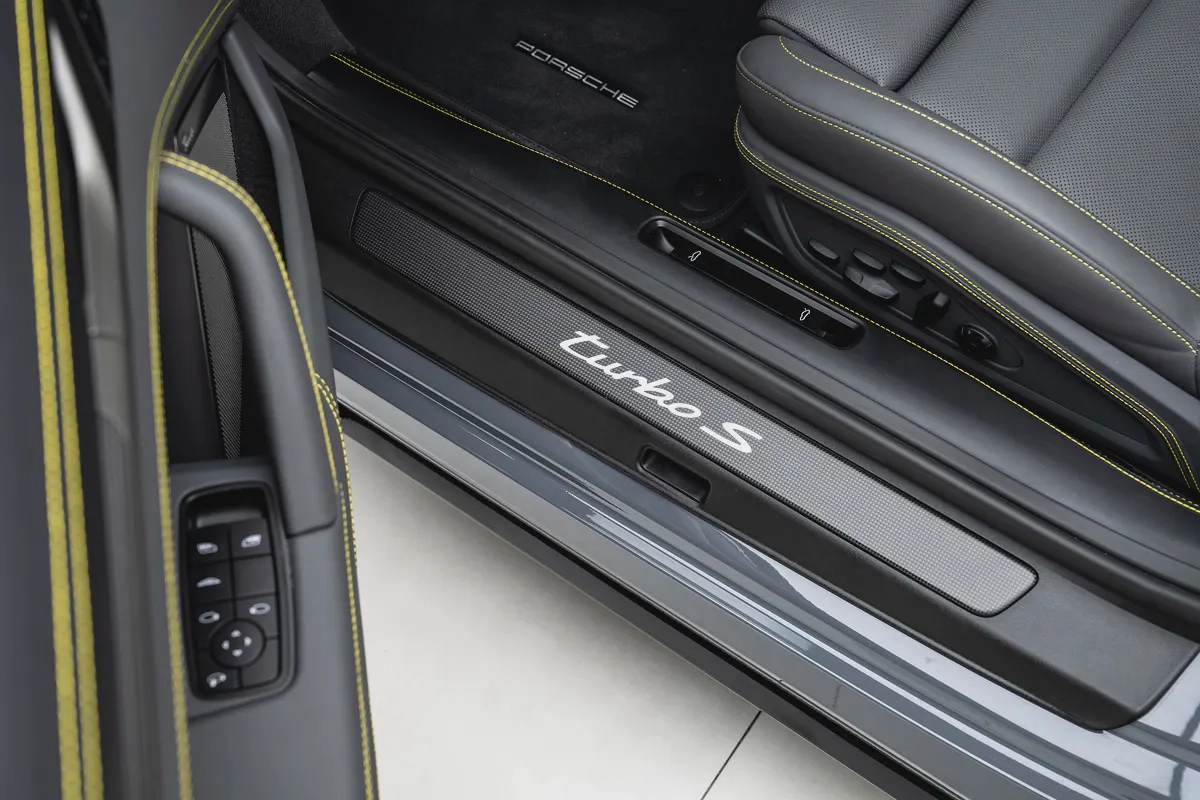2026 Porsche 911 Turbo S GCC Specs – Excellent Condition-8-8