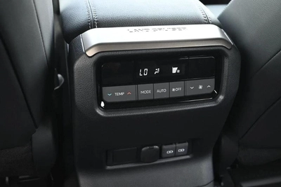 Toyota Prado LC 250 i- FORCE First Edition Hybrid-7