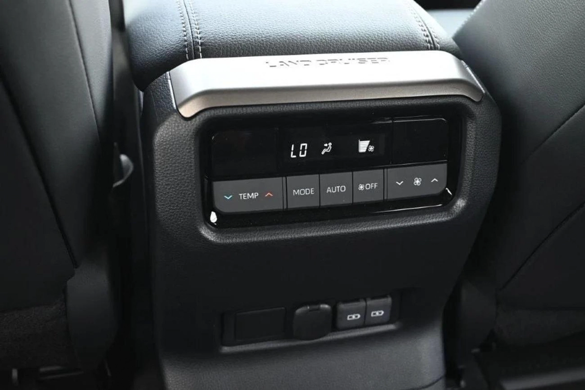 Toyota Prado LC 250 i- FORCE First Edition Hybrid-7-7