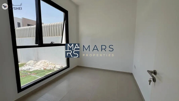 SPACIOUS 4BHK END UNIT VILLA FOR RENT IN NASMA