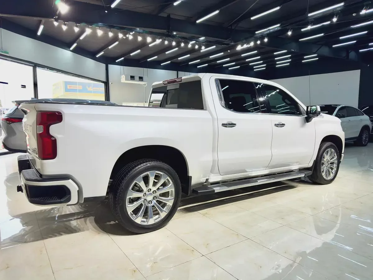 2022 Chevrolet Silverado 1500 High Country - Premium Edition-1-1