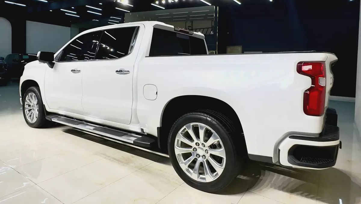 2022 Chevrolet Silverado 1500 High Country - Premium Edition-4-4
