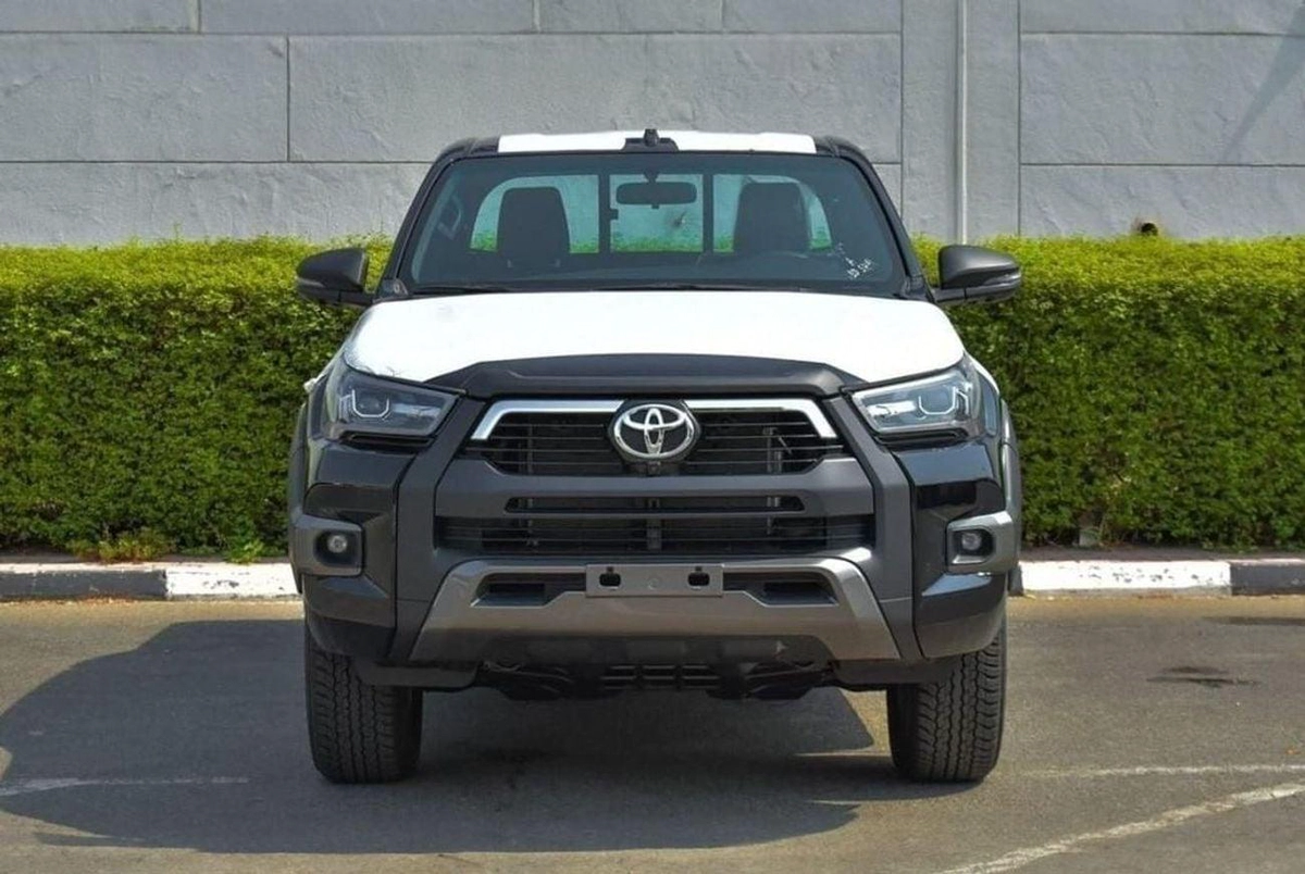 Toyota Hilux-1-0