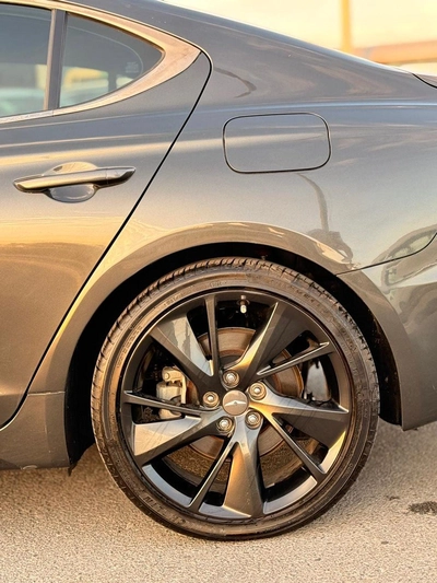 Genesis G70 Platinum 2.0L AWD-9