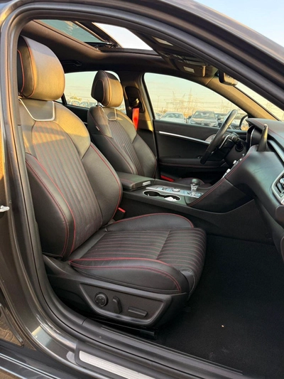 Genesis G70 Platinum 2.0L AWD-14
