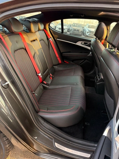 Genesis G70 Platinum 2.0L AWD-16