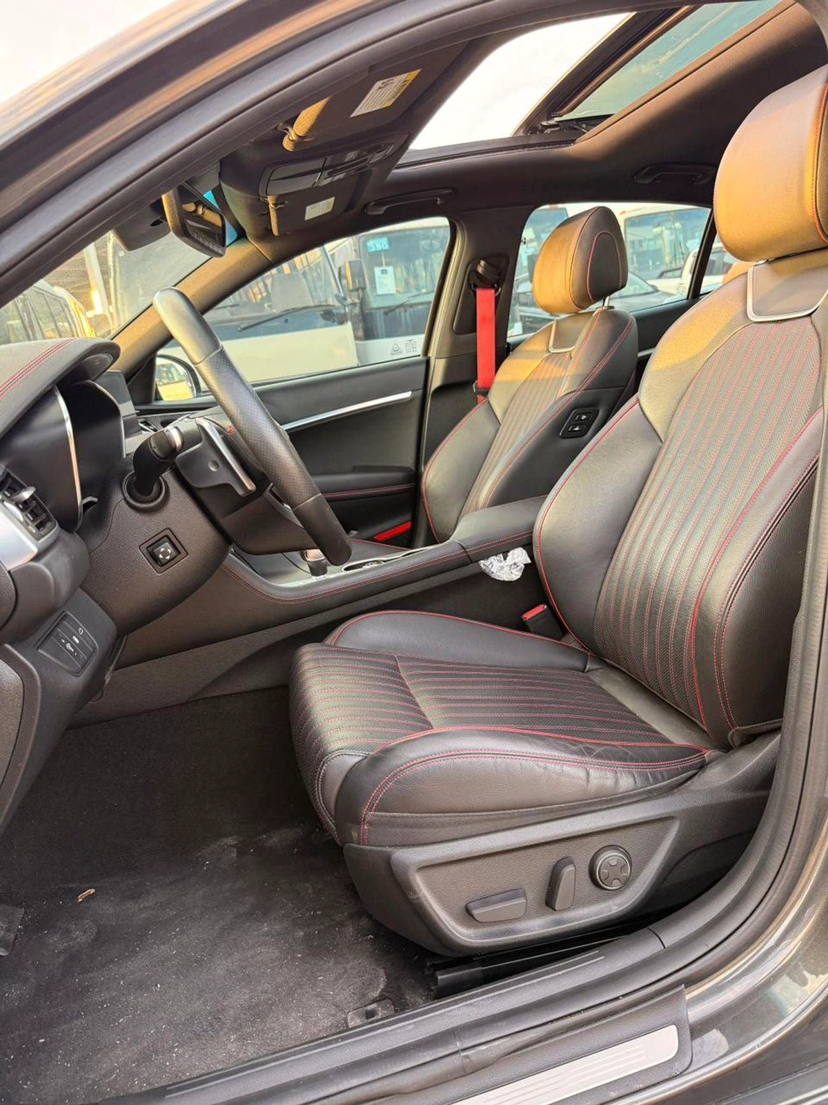 Genesis G70 Platinum 2.0L AWD-5-5